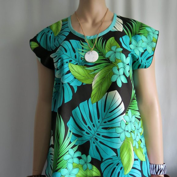 Hawaiian Plumeria Blue - Tropical Polynesian pullover top Cover-up Shirt Travel - Picture 1 of 5